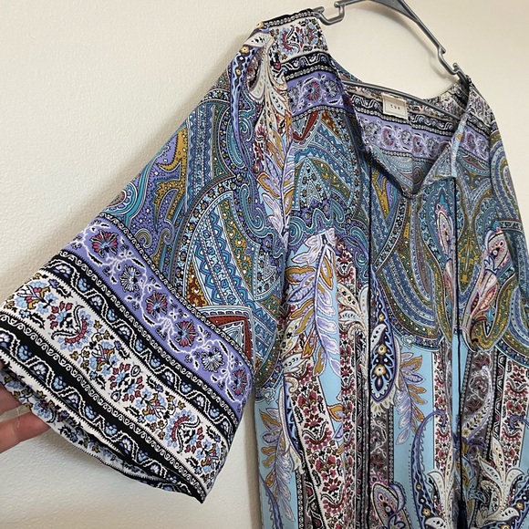 Tua split neck short sleeve blouse with tassels - Picture 3 of 8